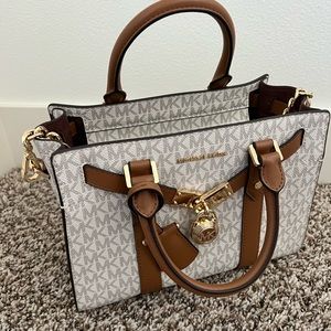 MICHAEL KORS PURSE, Brand new, worn once
